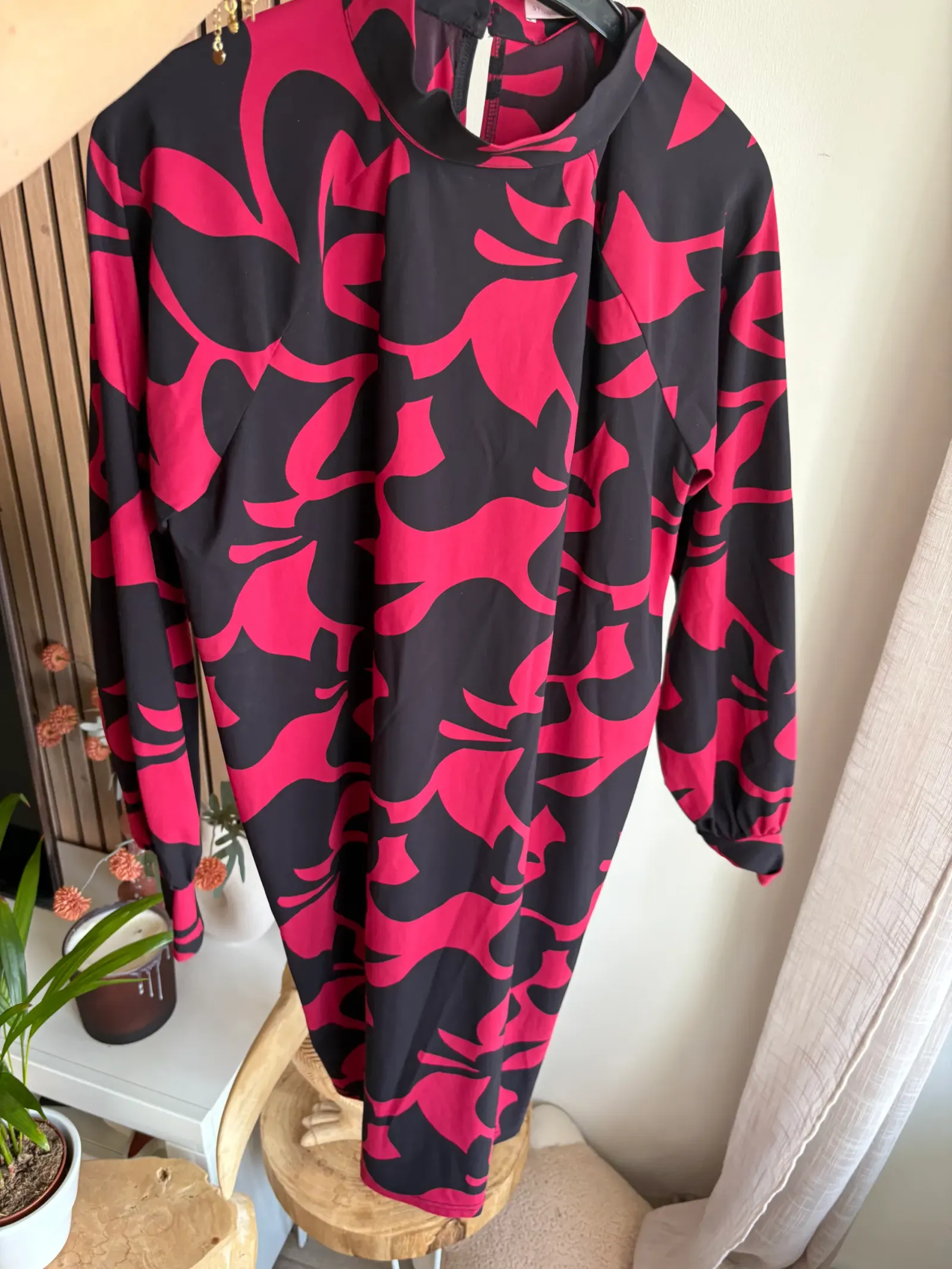 Studio Anneloes jurk zwart rood travelstof s – foto 3 van 6